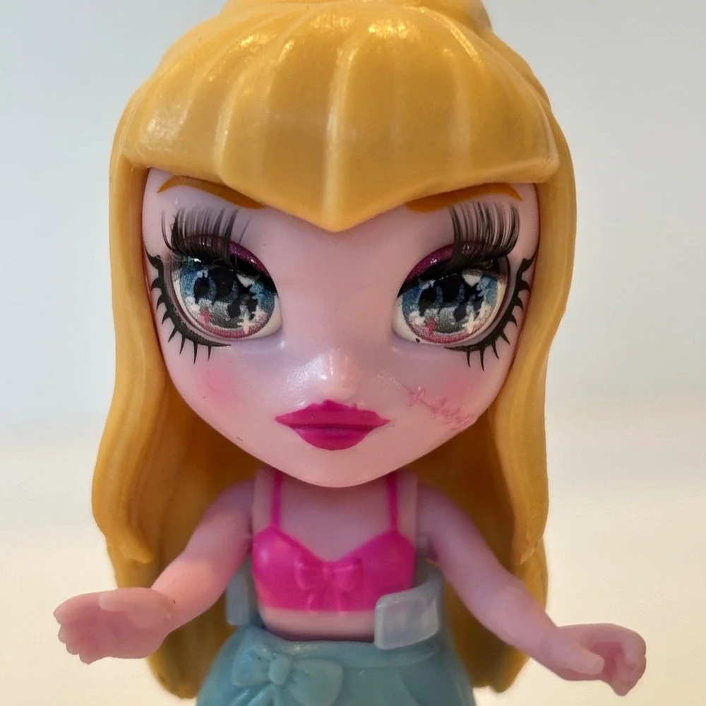 Zombaes Forever Doll Figurine So Clingy Series 2 Wild‎ Vibes